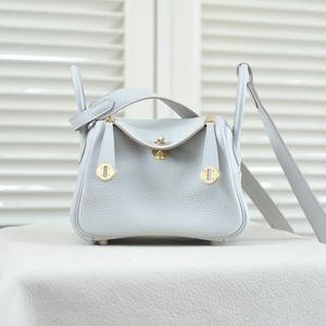 Meet your Posher, Eileen